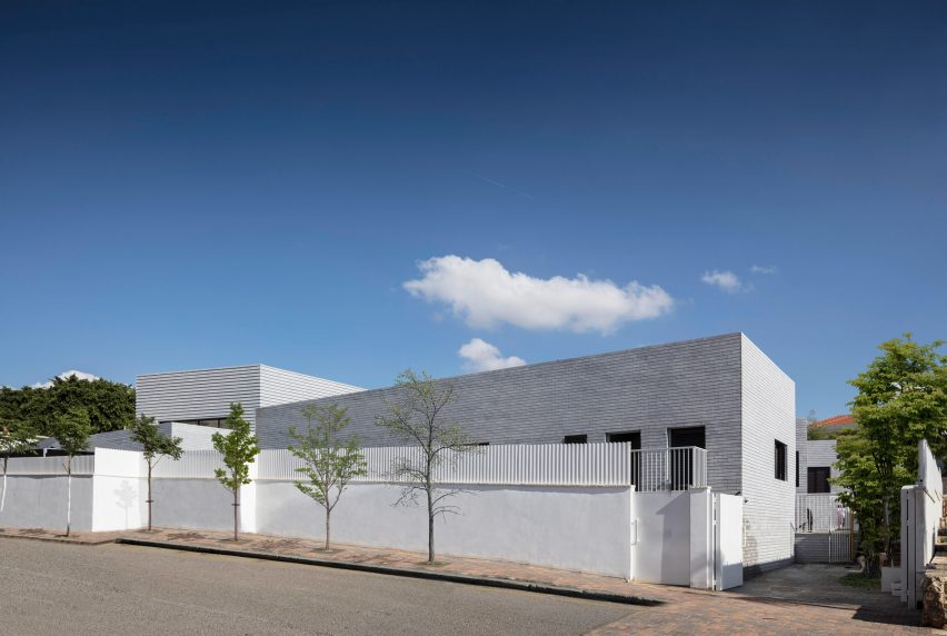 Amos Goldreich Architecture completes purpose-built refuge for domestic-abuse sufferers