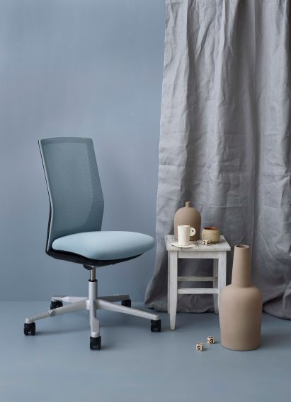 Flokk's HÅG Futu chair is designed to "seamlessly blend" into any working environment