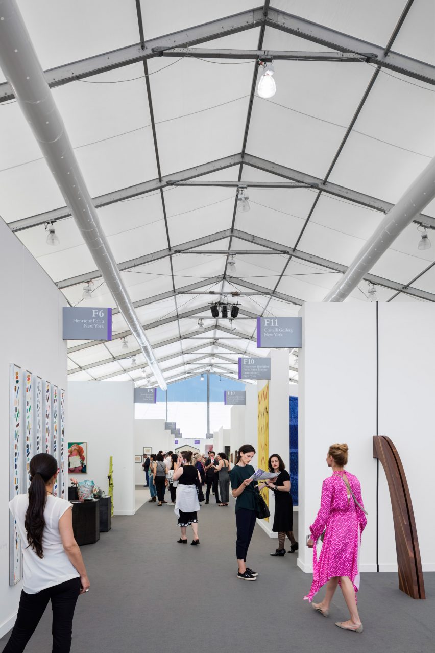 Frieze tent