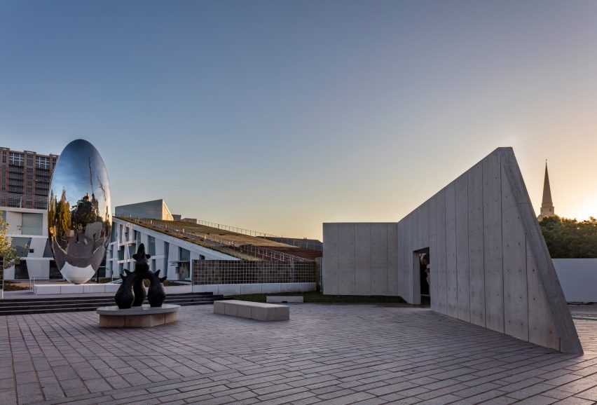 Glassel School of Art by Steven Holl