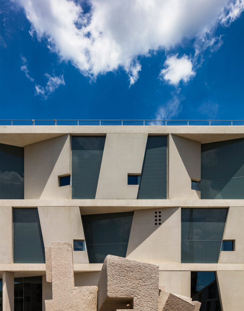 Glassel School of Art by Steven Holl
