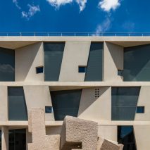 Glassel School of Art by Steven Holl