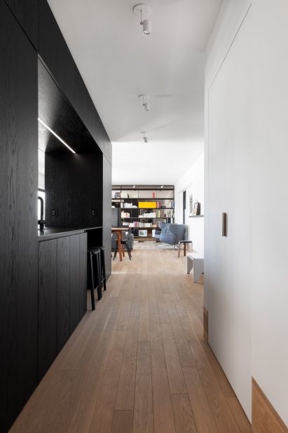 Apartment in Habitat 67 by Rainville Sangaré