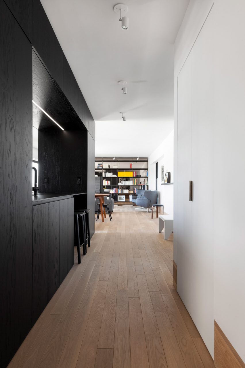 Apartment in Habitat 67 by Rainville Sangaré