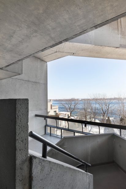 Apartment in Habitat 67 by Rainville Sangaré