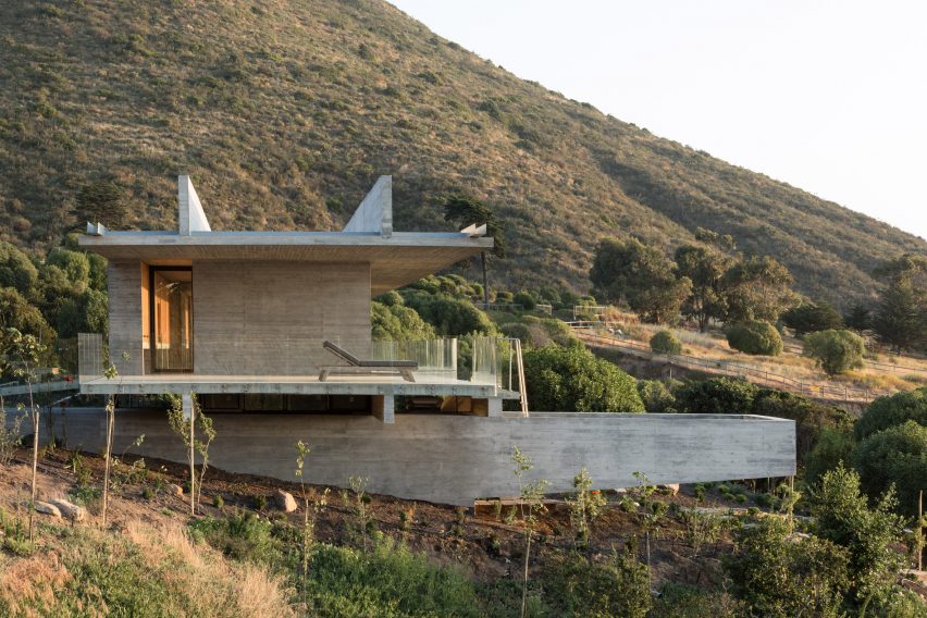 House H by Felipe Assadi Arquitectos