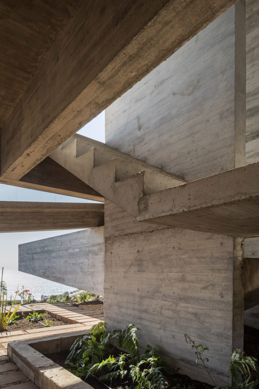 House H by Felipe Assadi Arquitectos