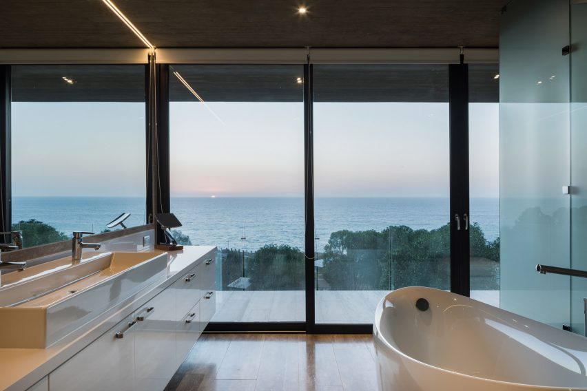 House H by Felipe Assadi Arquitectos