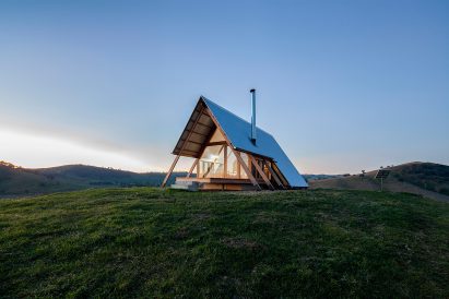 Kimo Hut by Anthony Hunt and Luke Stanley Architects