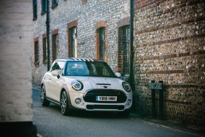 MINI commemorates royal wedding with one-off car design