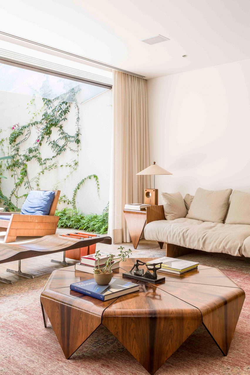 MMS House by Pascali Semerdjian Arquitetos