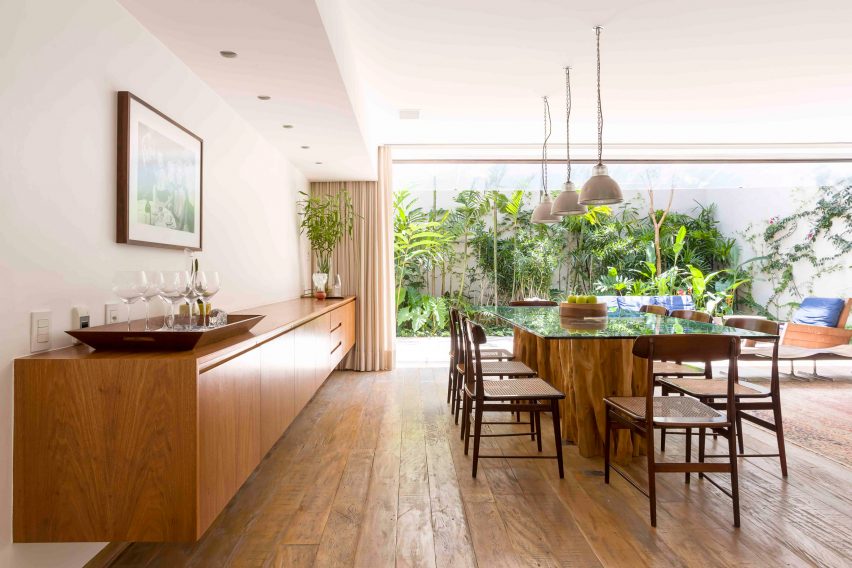 MMS House by Pascali Semerdjian Arquitetos