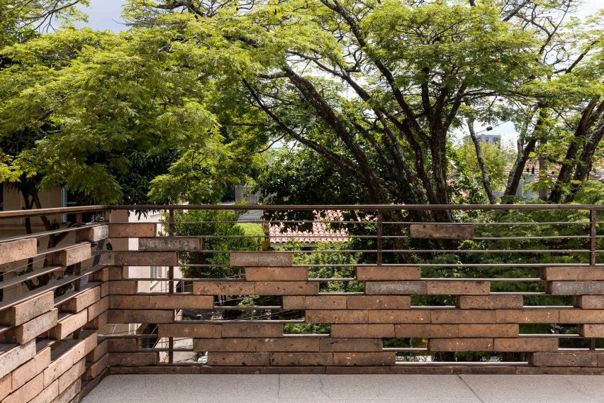 MMS House by Pascali Semerdjian Arquitetos