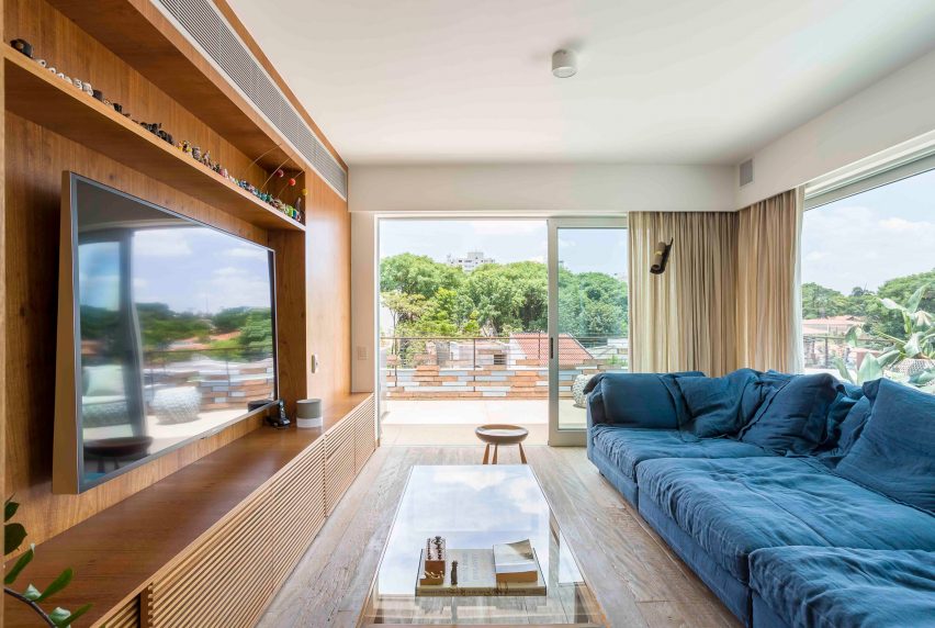 MMS House by Pascali Semerdjian Arquitetos