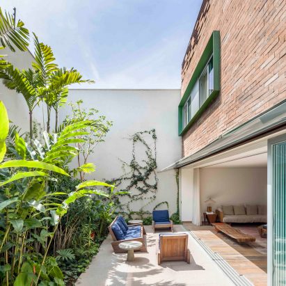 MMS House by Pascali Semerdjian Arquitetos
