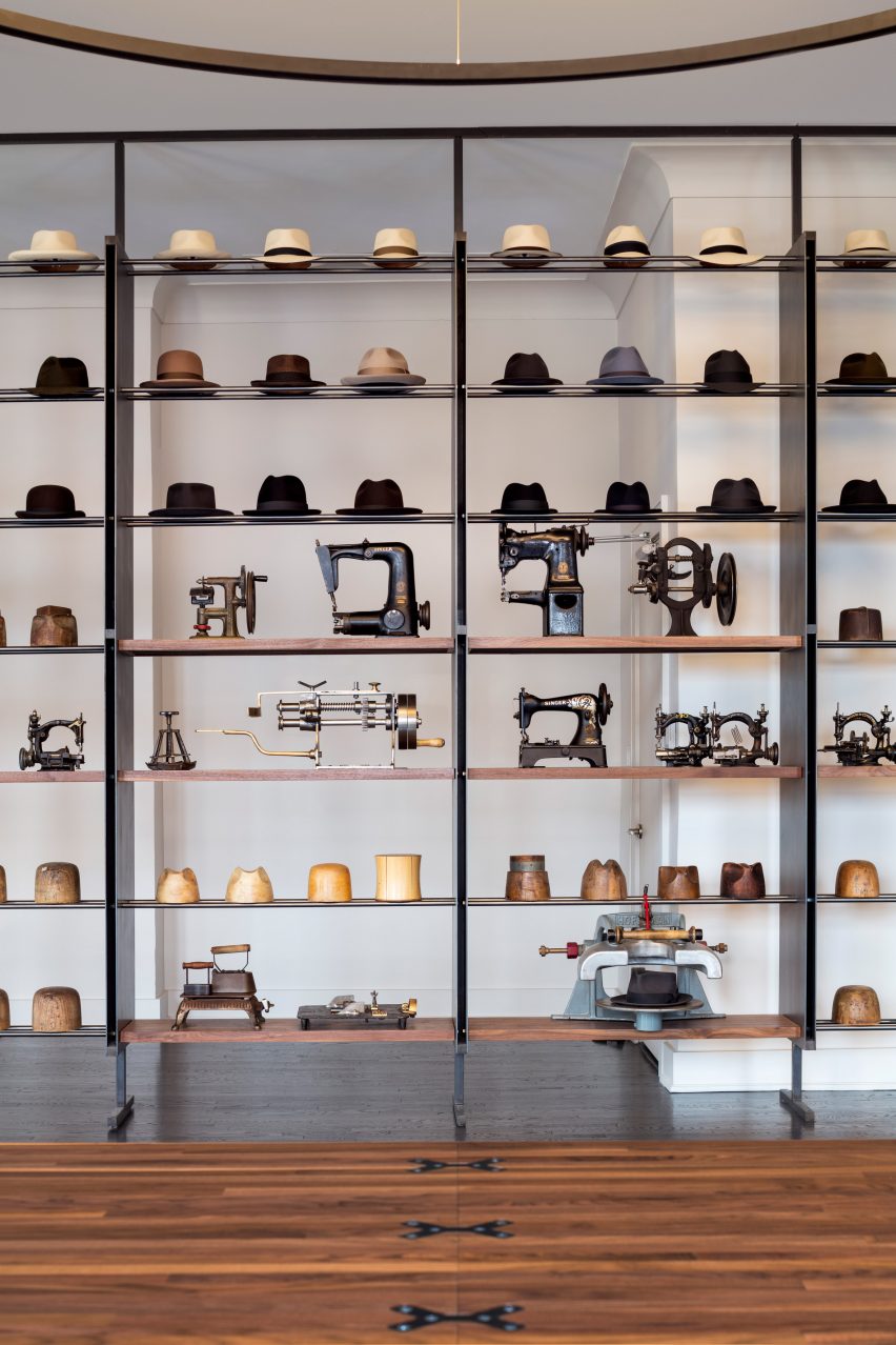 Optimo Hat Factory by SOM