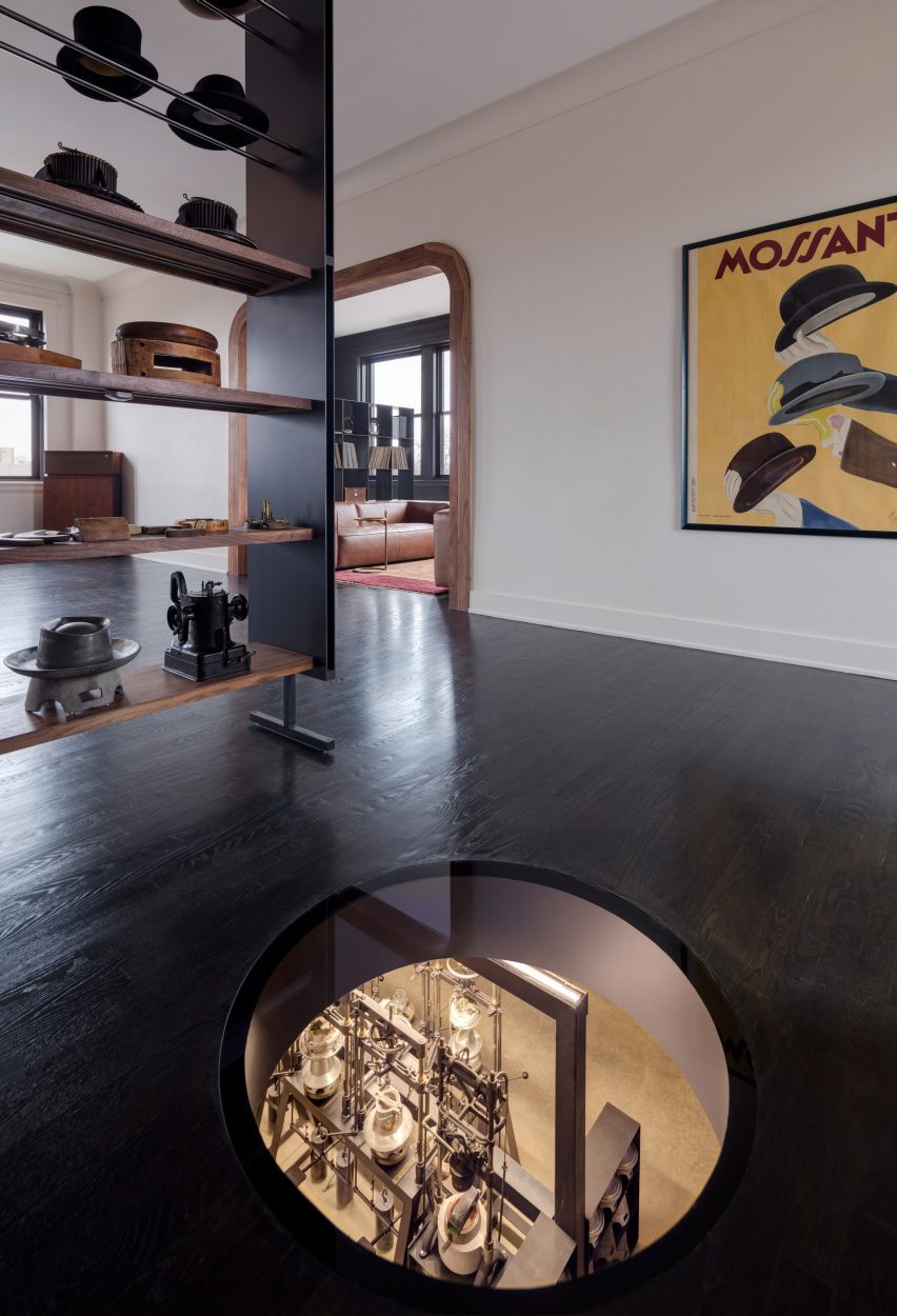 Optimo Hat Factory by SOM