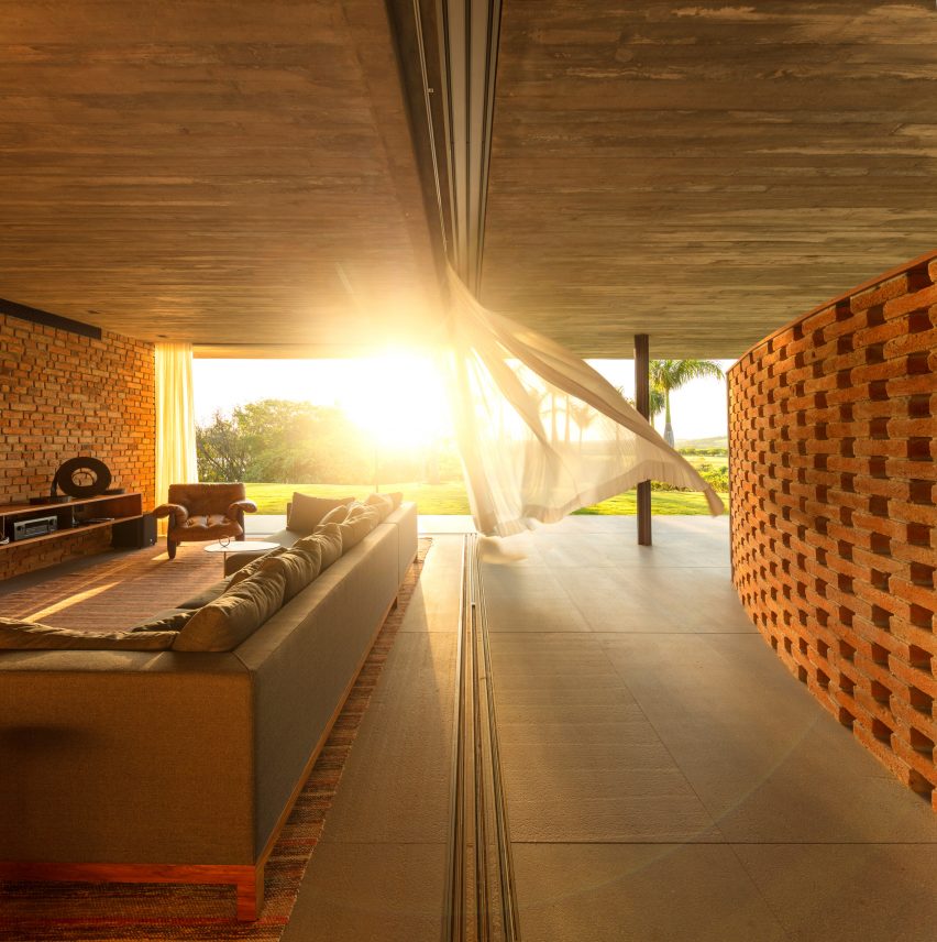 Planar House by Studio MK27