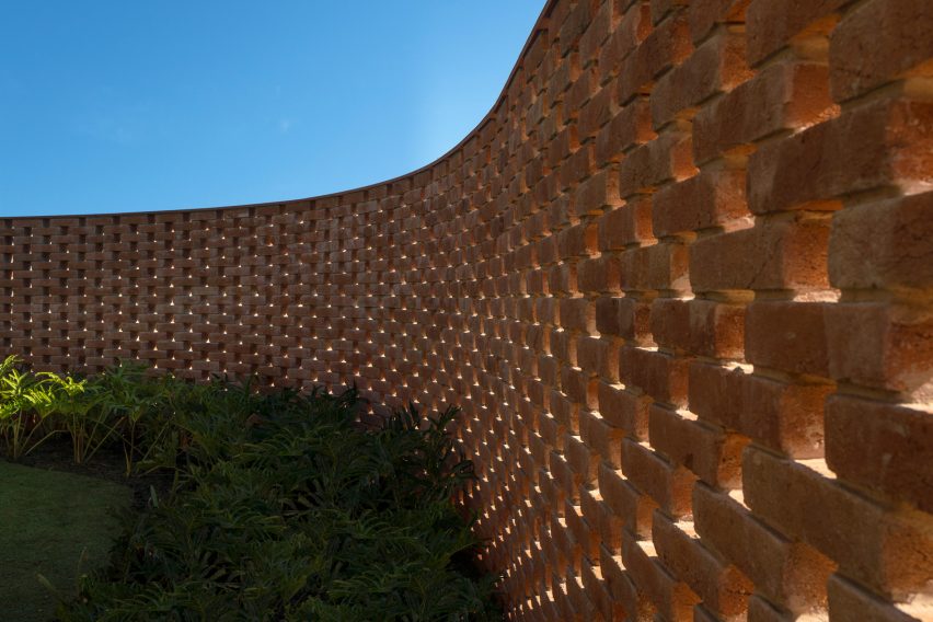Planar House by Studio MK27