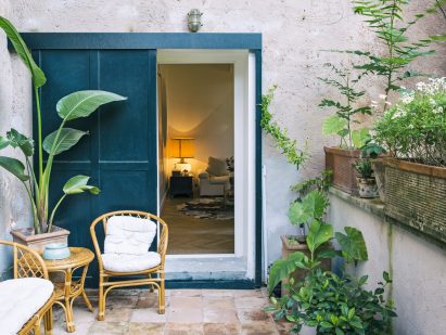 Pointing House by Studio Strato