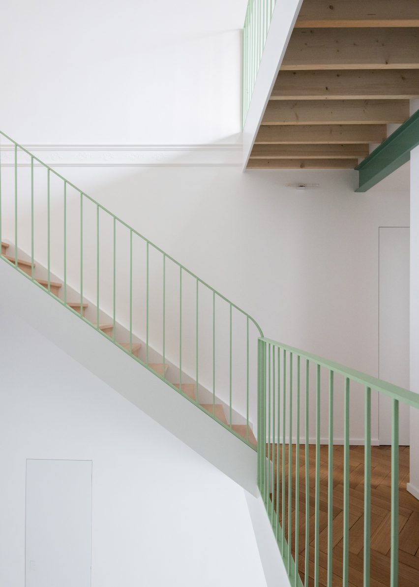 Renier Chalon by Mamout and AUXAU Atelier