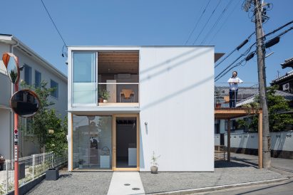Square House by Suzuki Architects