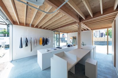 Square House by Suzuki Architects