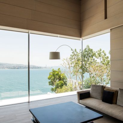 Vitrocsa offers floor-to-ceiling glazing that slides open around corners