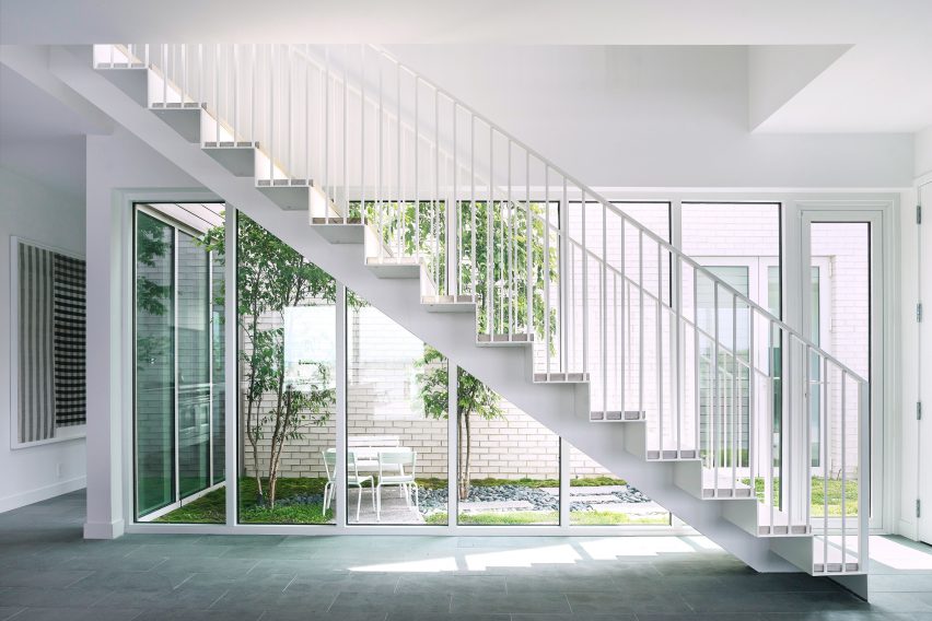 Atlantic Beach Residence by Bernheimer Architecture