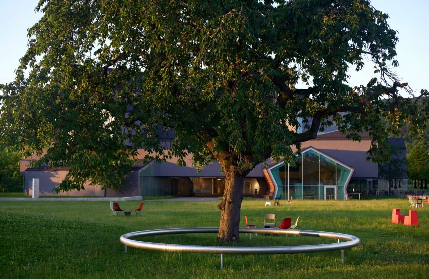 Ruisseau and Ring installation by the Bououllec brothers