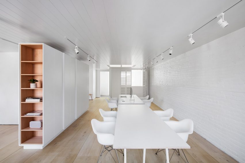 Bluecerigo Studios by Alain Carle Architecte