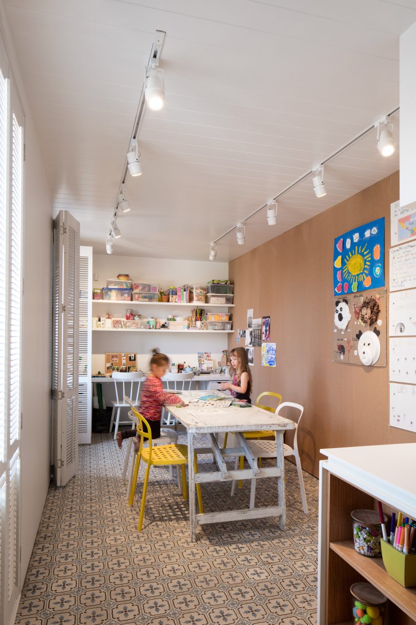 Bluecerigo Studios by Alain Carle Architecte