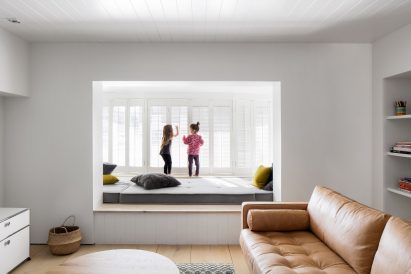 Bluecerigo Studios by Alain Carle Architecte