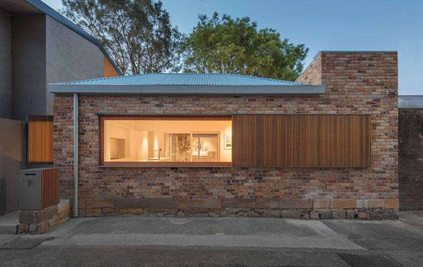 Panovscott rearranges Sydney cottage around a central courtyard garden