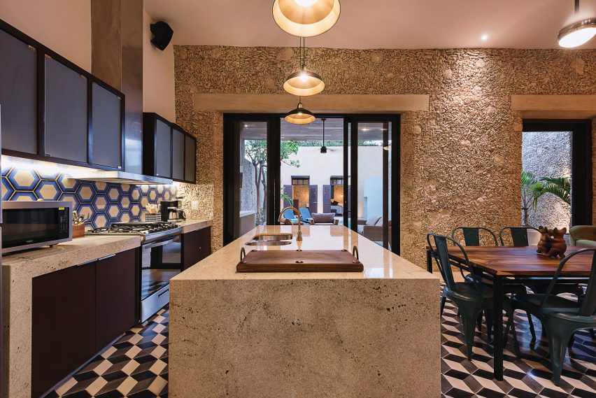 Casa Xólotl by Punto Arquitectónico
