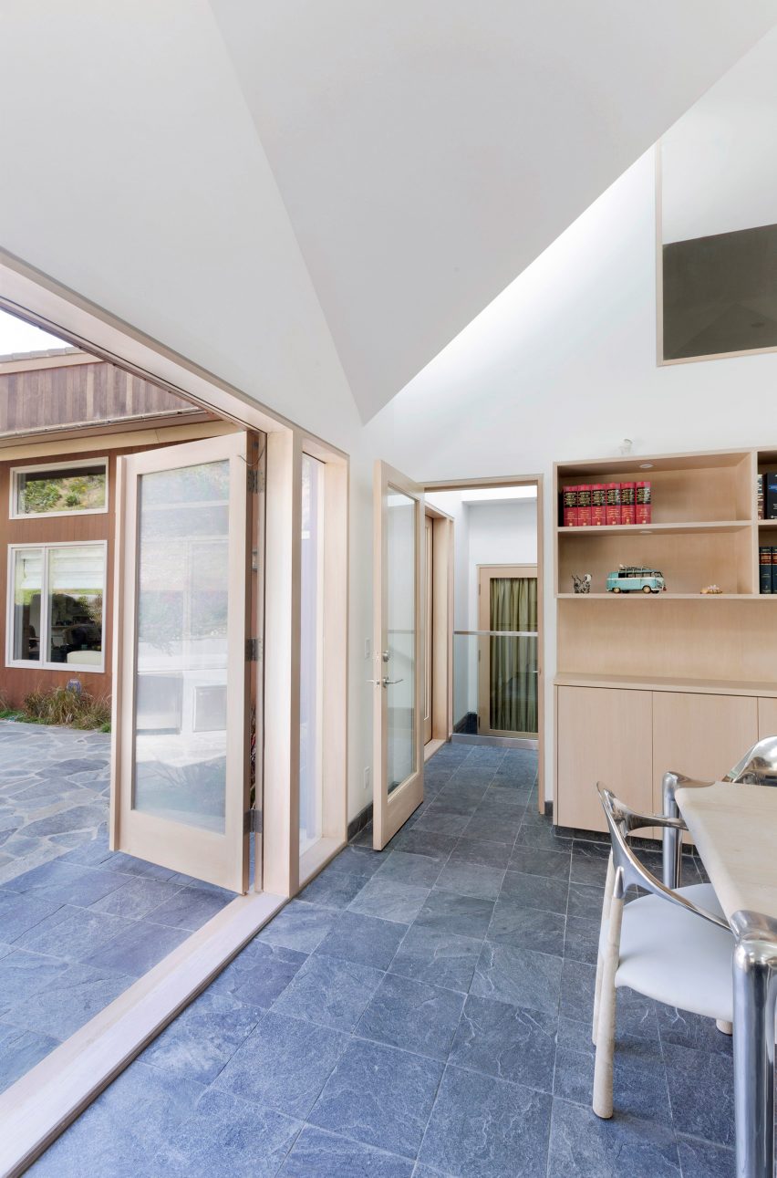 Case Room house by Geoffrey von Oeyen