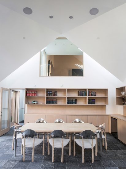 Case Room house by Geoffrey von Oeyen