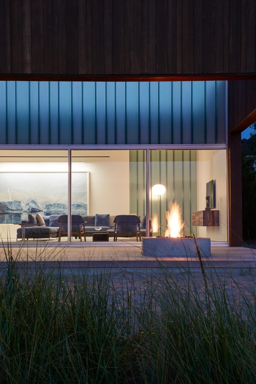 Courtyard House by John Ronan