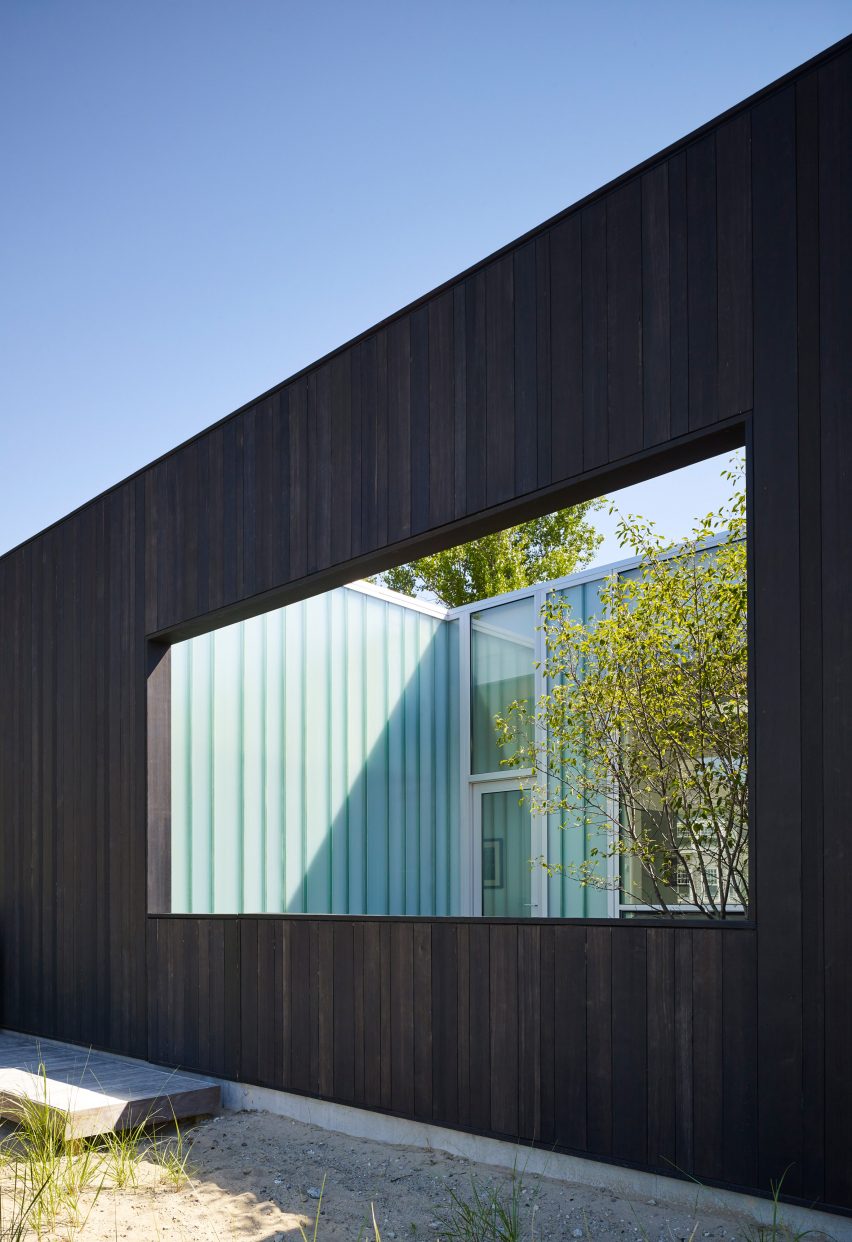Courtyard House by John Ronan