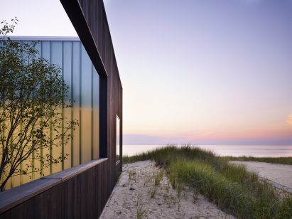 Courtyard House by John Ronan