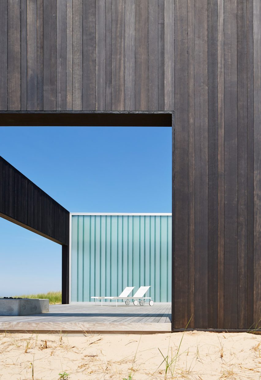 Courtyard House by John Ronan