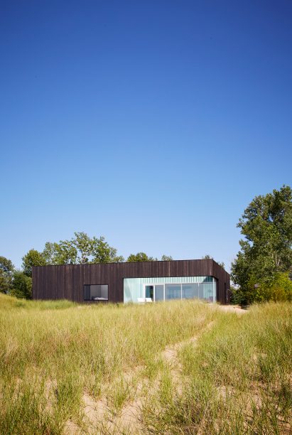 Courtyard House by John Ronan