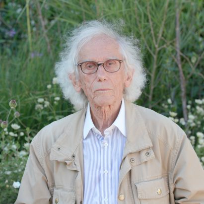 Latest Dezeen Weekly features an exclusive interview with Christo and a brutalist cathedral
