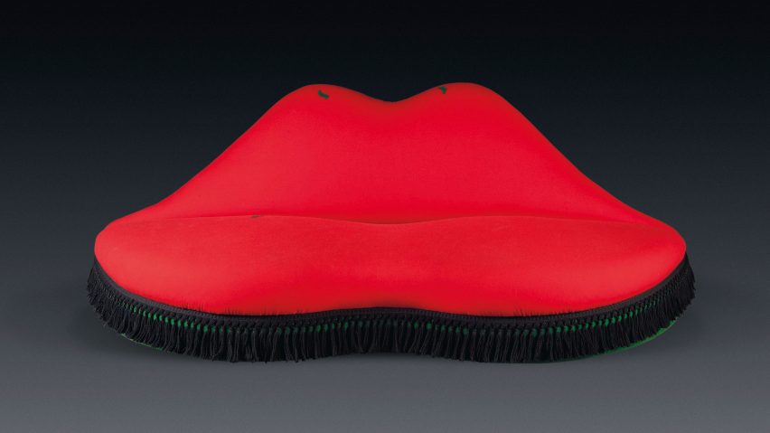 V&A acquires Mae West Lips sofa