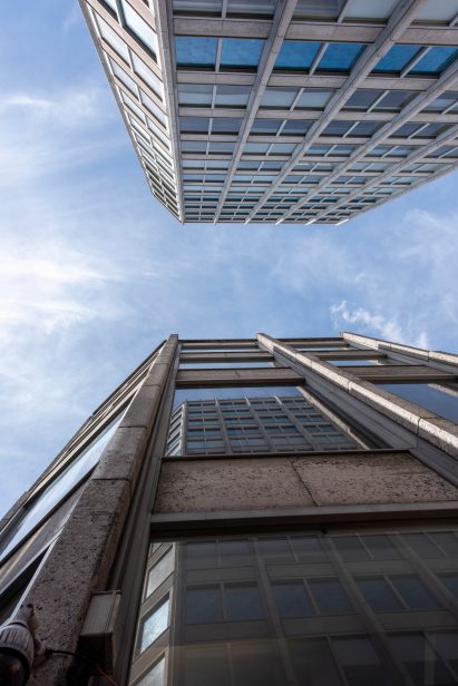 Smithson-designed Economist Plaza renovation by DSDHA, photographs by Grant Smith