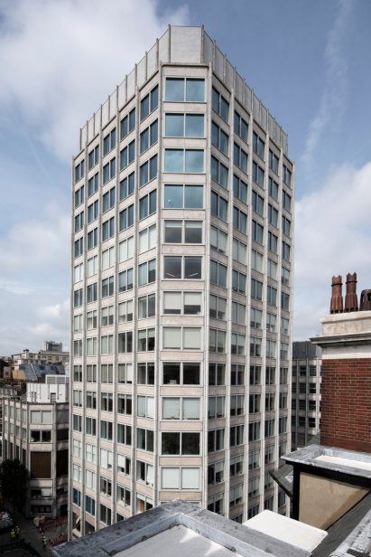 Smithson-designed Economist Plaza renovation by DSDHA, photographs by Grant Smith