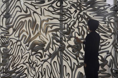 Intricate metal facade suggests new possibilities for 3D printing in architecture