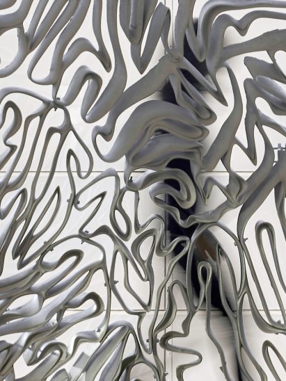 Intricate metal facade suggests new possibilities for 3D printing in architecture