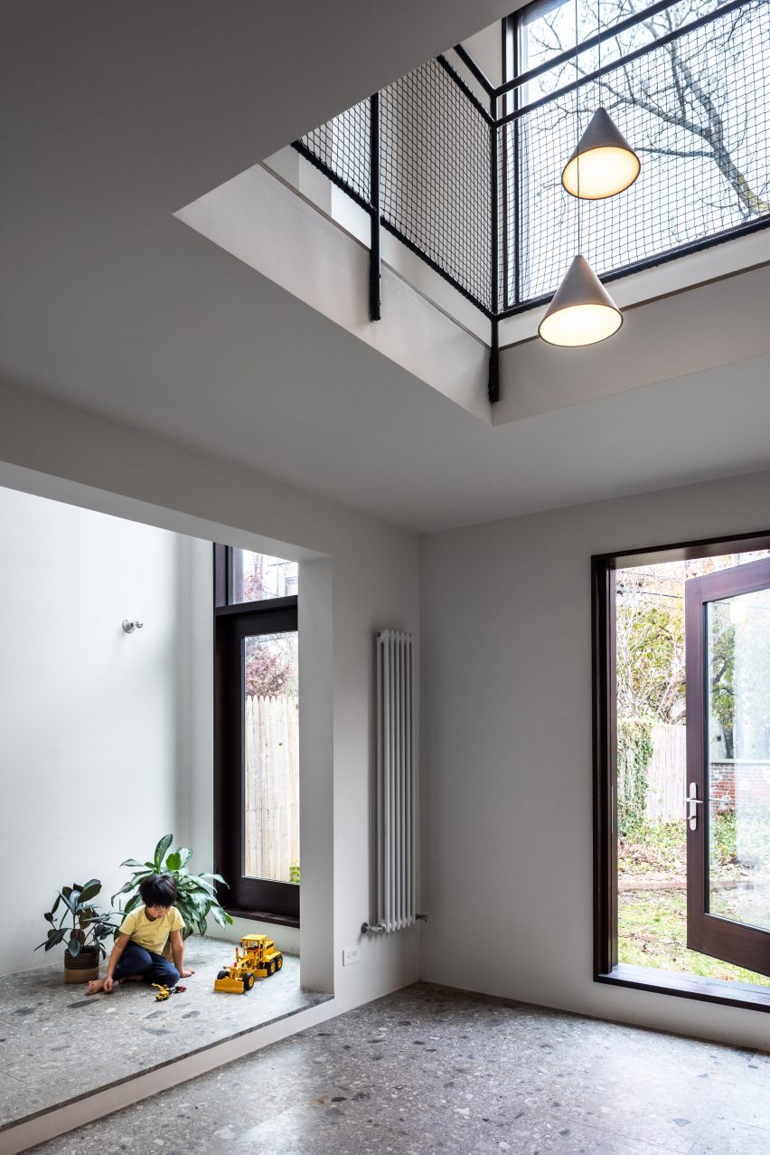Extended Townhouse by vonDALWIG Architecture