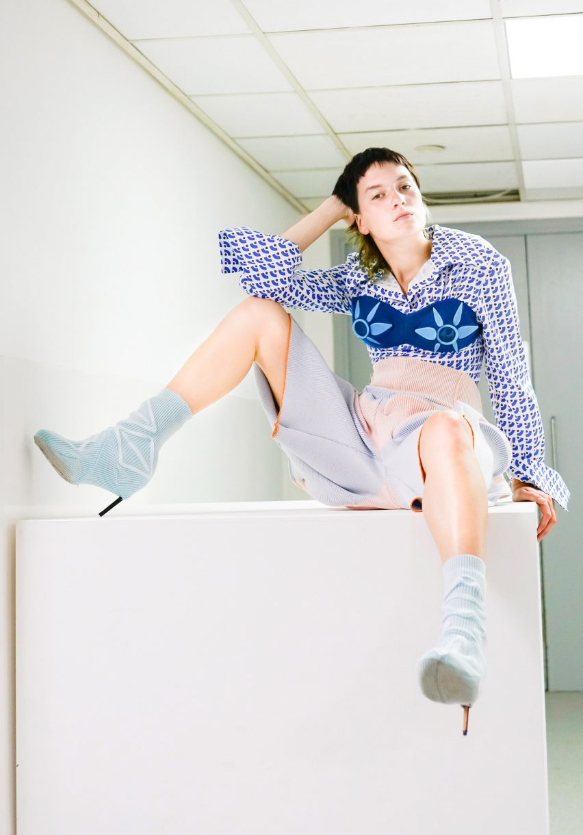 Lingxiao Luo creates playful knitwear using 3d-printing